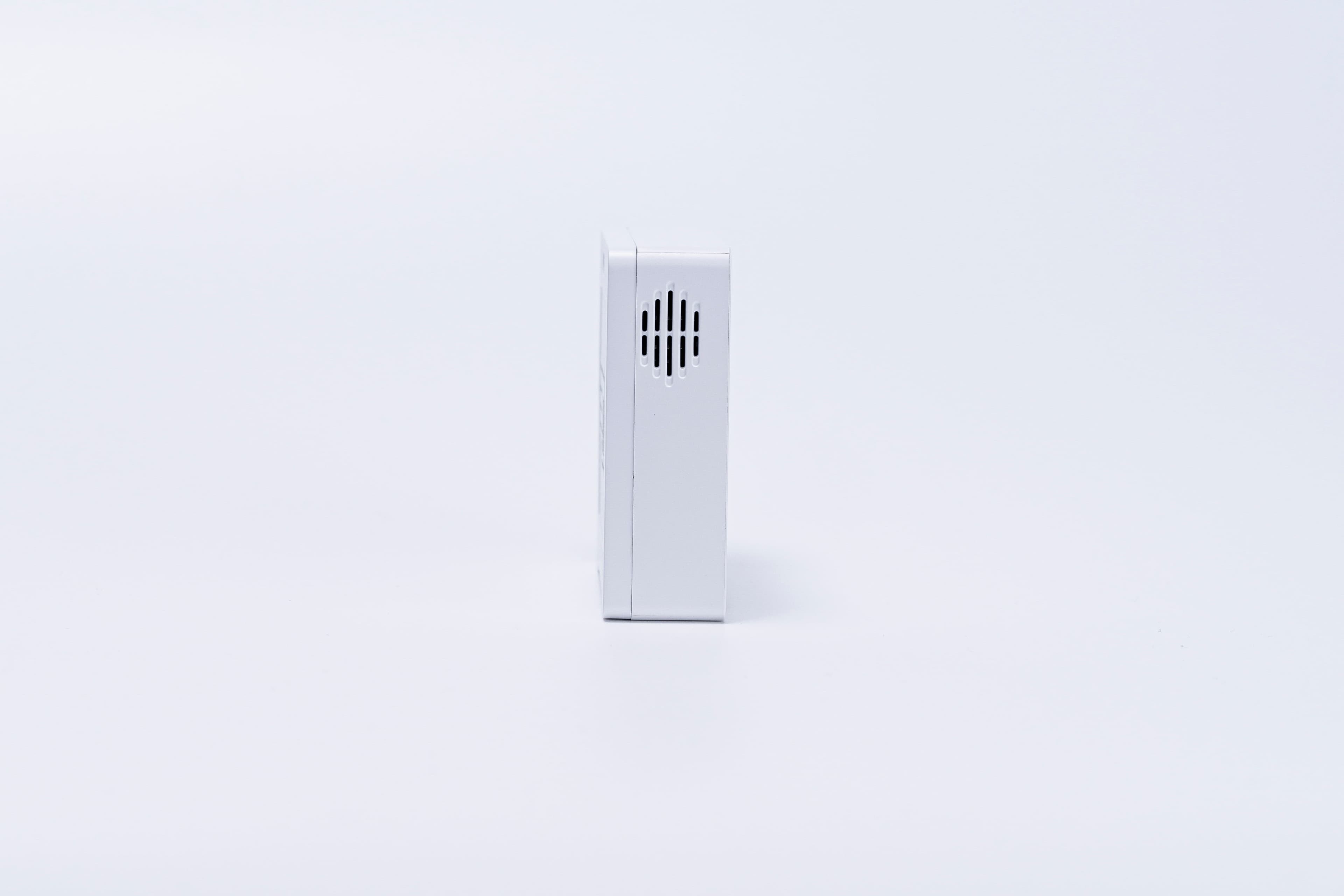 Sensor LoRaWAN de CO₂, Temperatura y Humedad con Pantalla E-Ink AM103 – Milesight